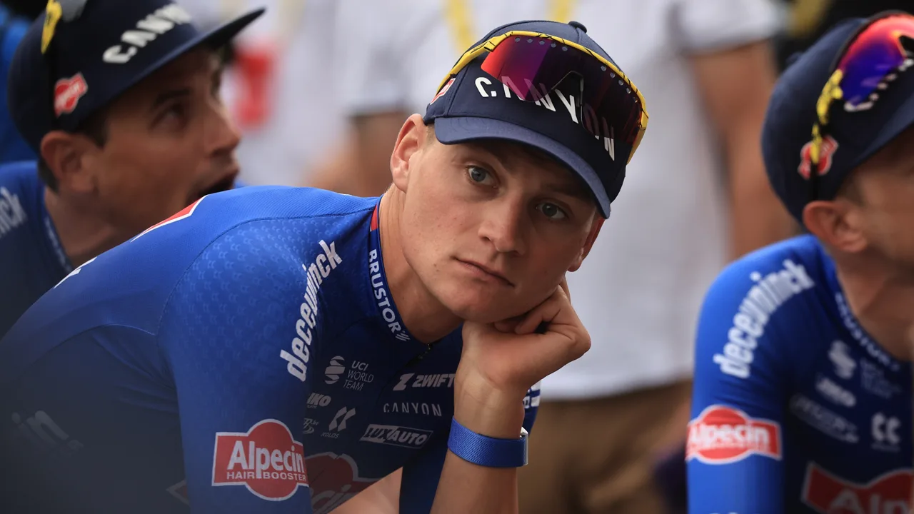 Van der Poel ontvangt boete en wordt teruggezet in rituitslag