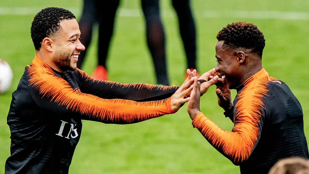 Memphis trots op goede vriend: 'Het doet me goed hoe hij bezig is bij Ajax'