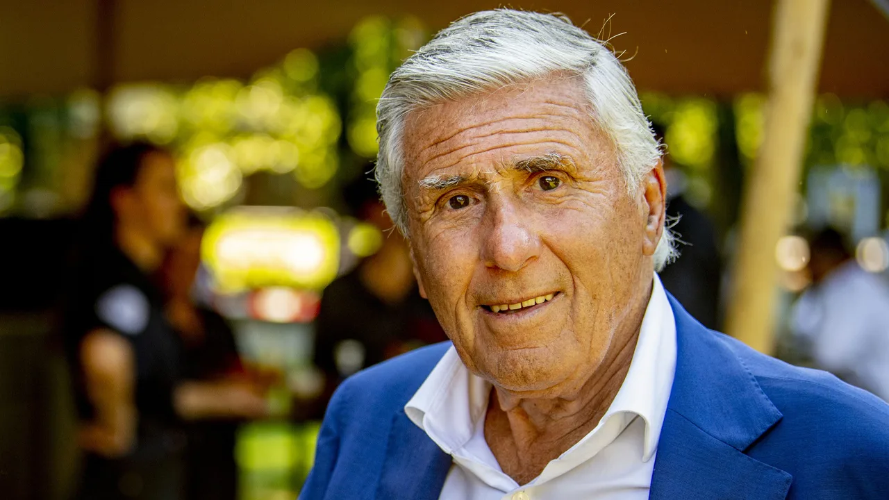 Sjaak Swart draait bij: 'Ik hoop dat De Graafschap promoveert!'