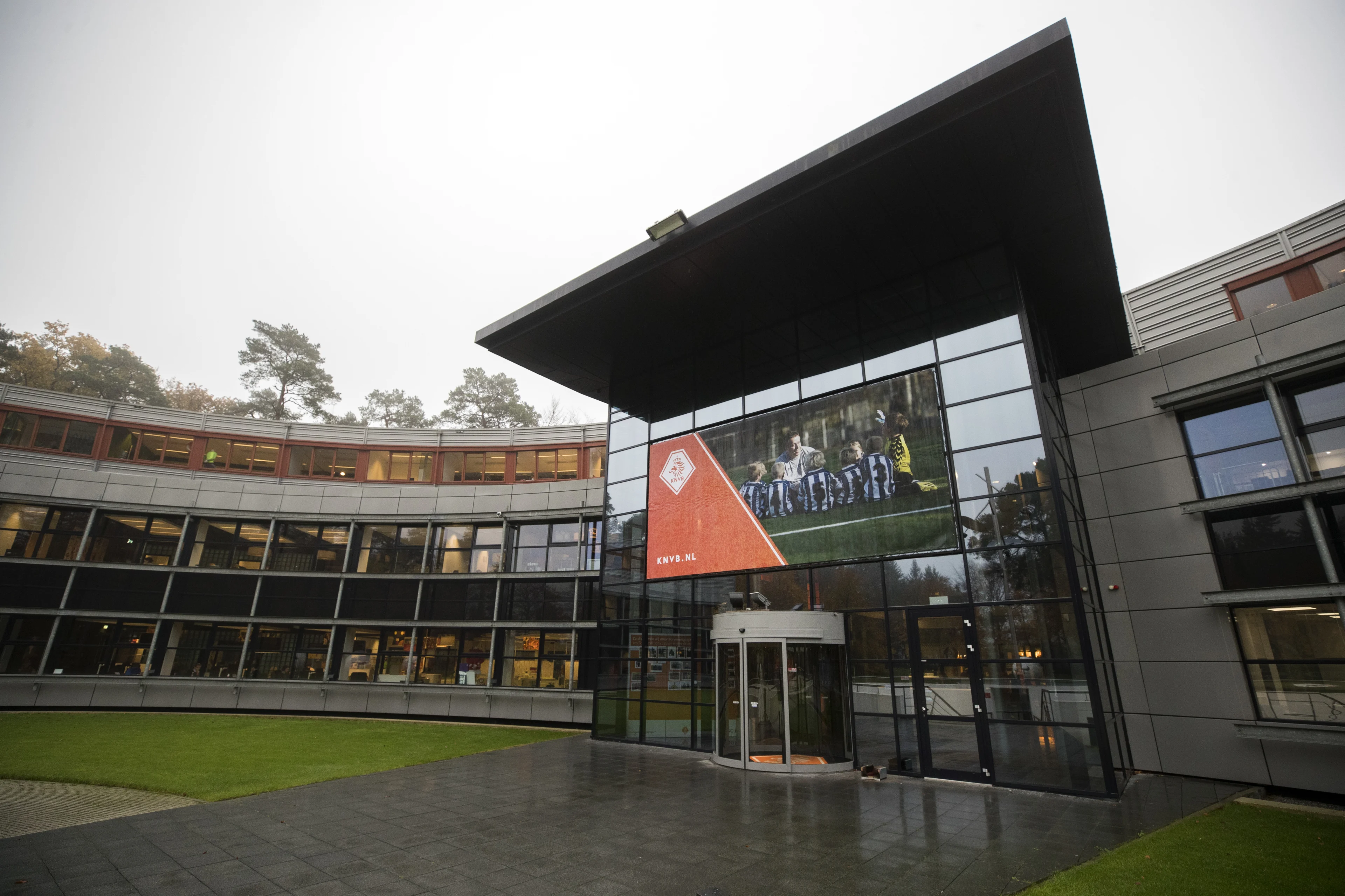 Komend seizoen duels om 20.00 uur in Eredivisie? 