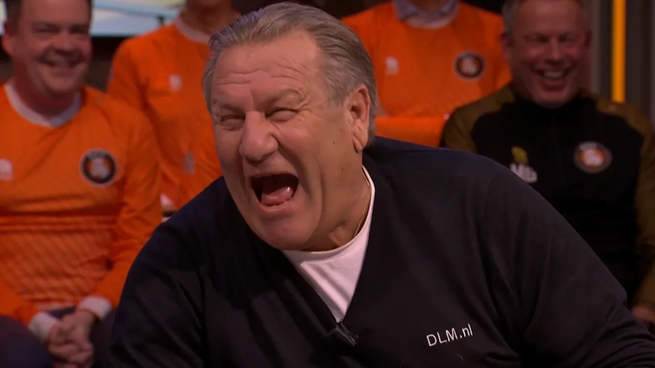 Jan grapt over dickpics Overmars: 'Heb ik ook drie keer gedaan, met een vergrootglas erbij!'