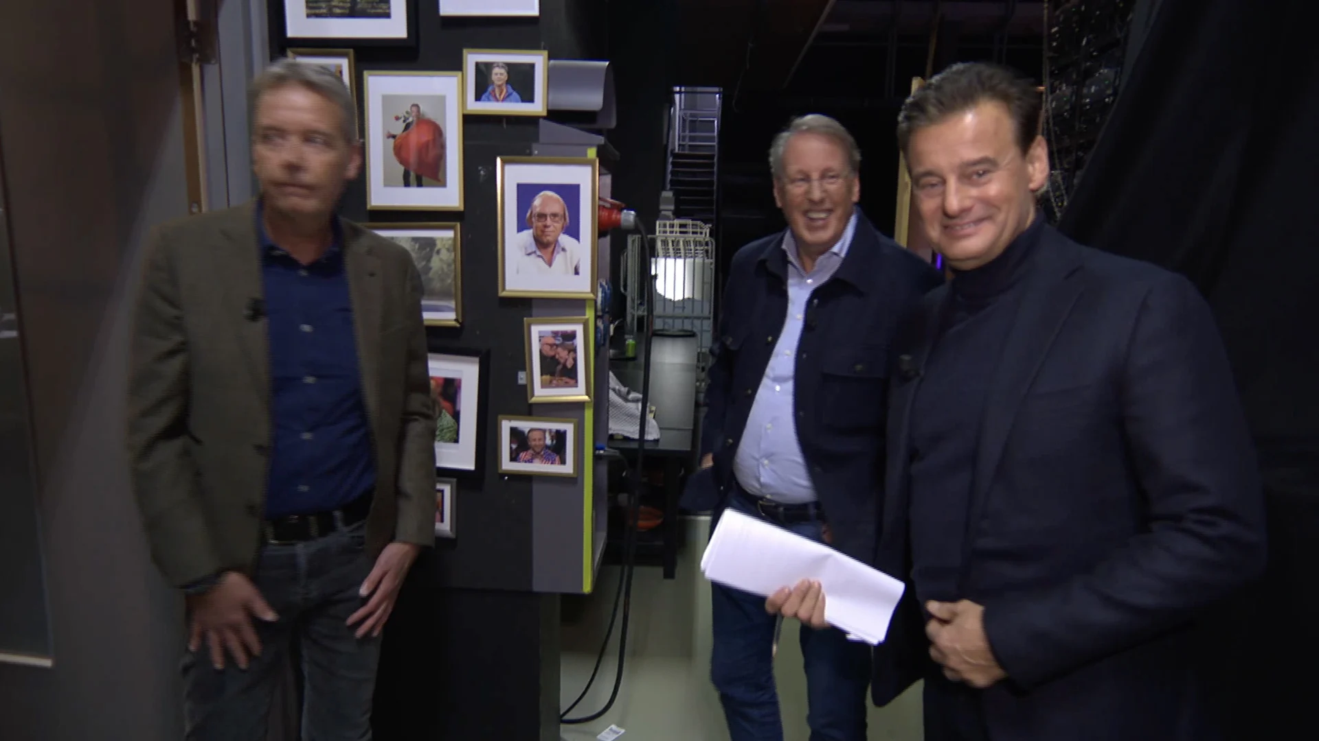 Wilfred Genee en Chris Woerts lachen om 'romanticus' Valentijn Driessen: 'Lekker huwelijk!'