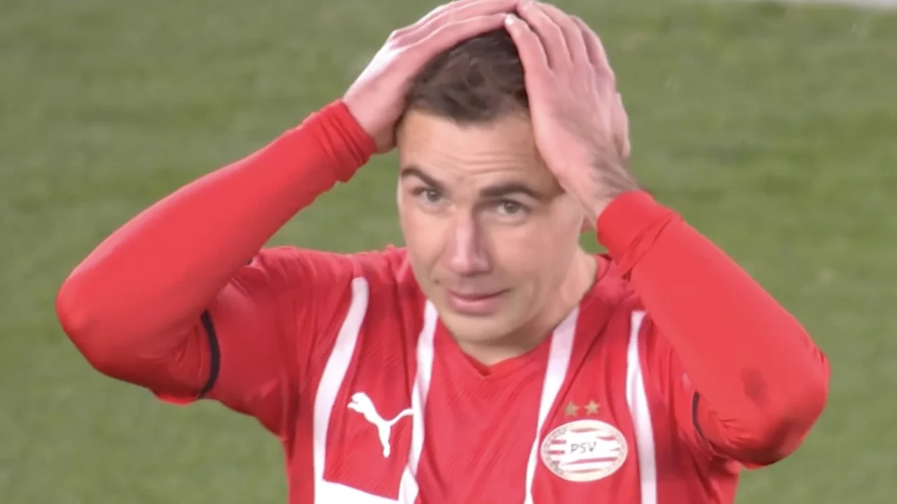 KANS: Götze mist grote kans voor PSV, Schmeichel brengt redding
