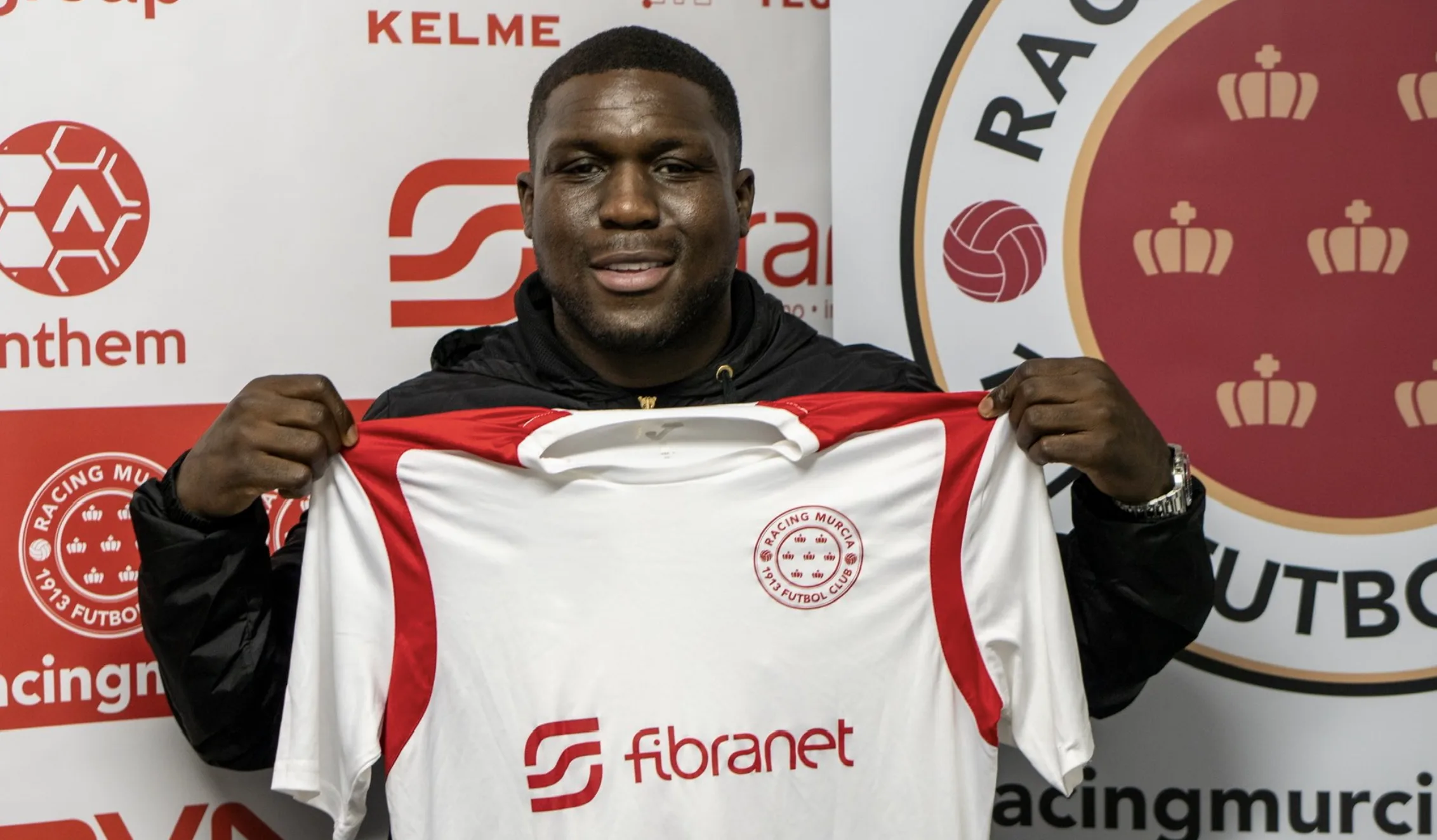 OFFICIEEL: Drenthe verrast en tekent contract in Spanje