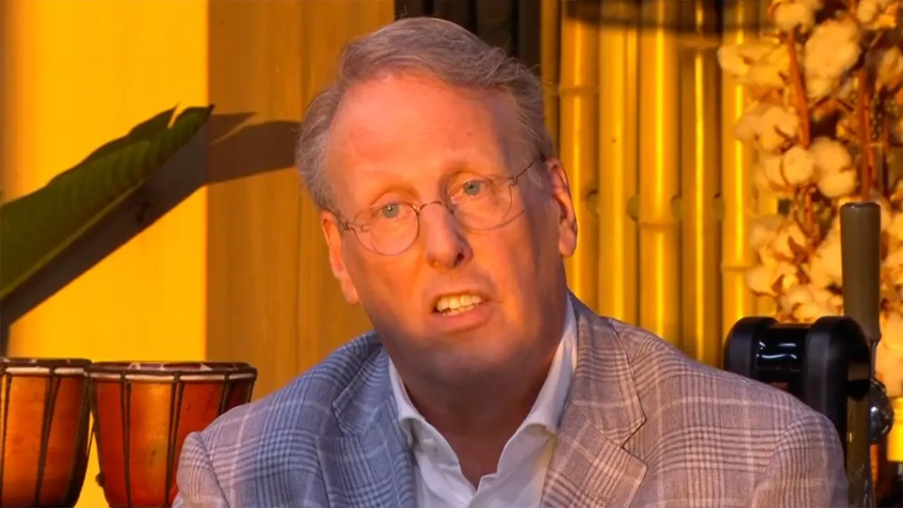 Chris Woerts: 'Als zij komend seizoen niet bij de eerste twee clubs eindigen, hebben ze gefaald!'