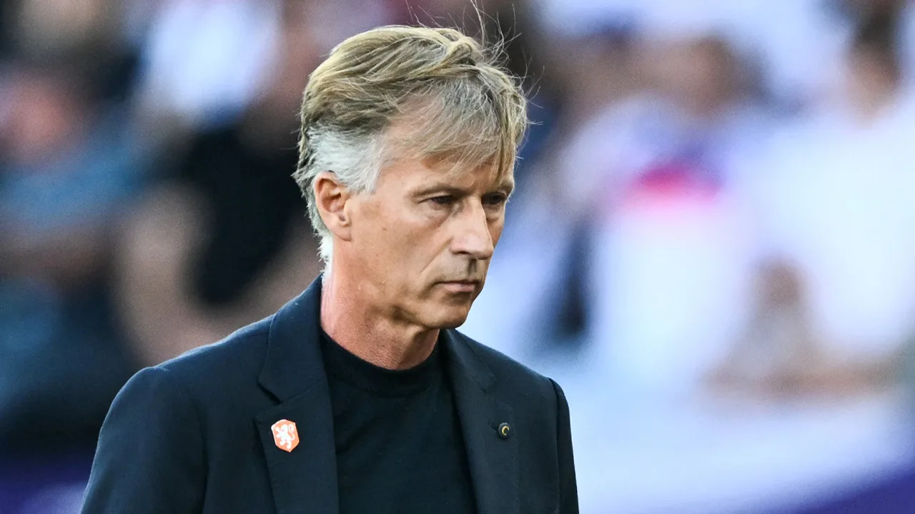 Jonker na 4-0 nederlaag: 'In theorie klopte tactisch plan, maar spelers voerden het niet goed uit'