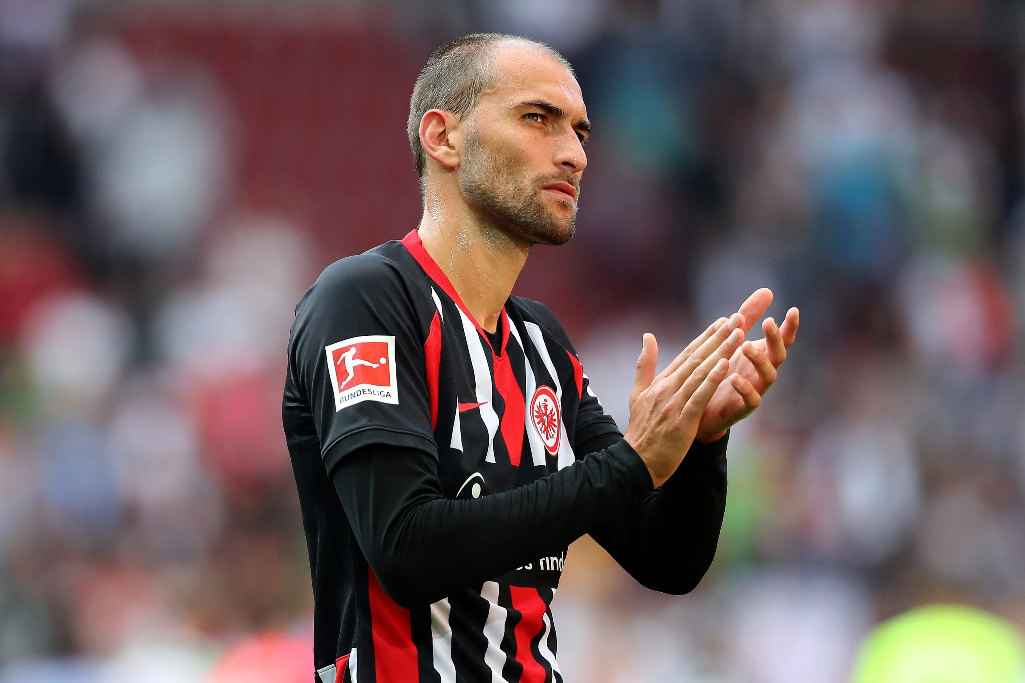 Dost scoort voor winnend Eintracht Frankfurt