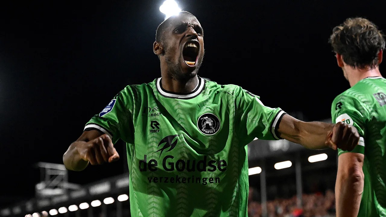 Sparta wint in Almere en doet goede zaken in strijd om play-offs
