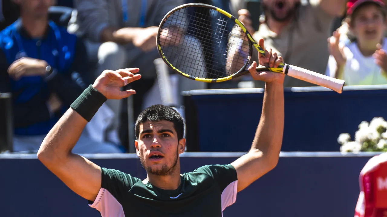 Tennissensatie Alcaraz (18) speelt derde grote finale van 2022