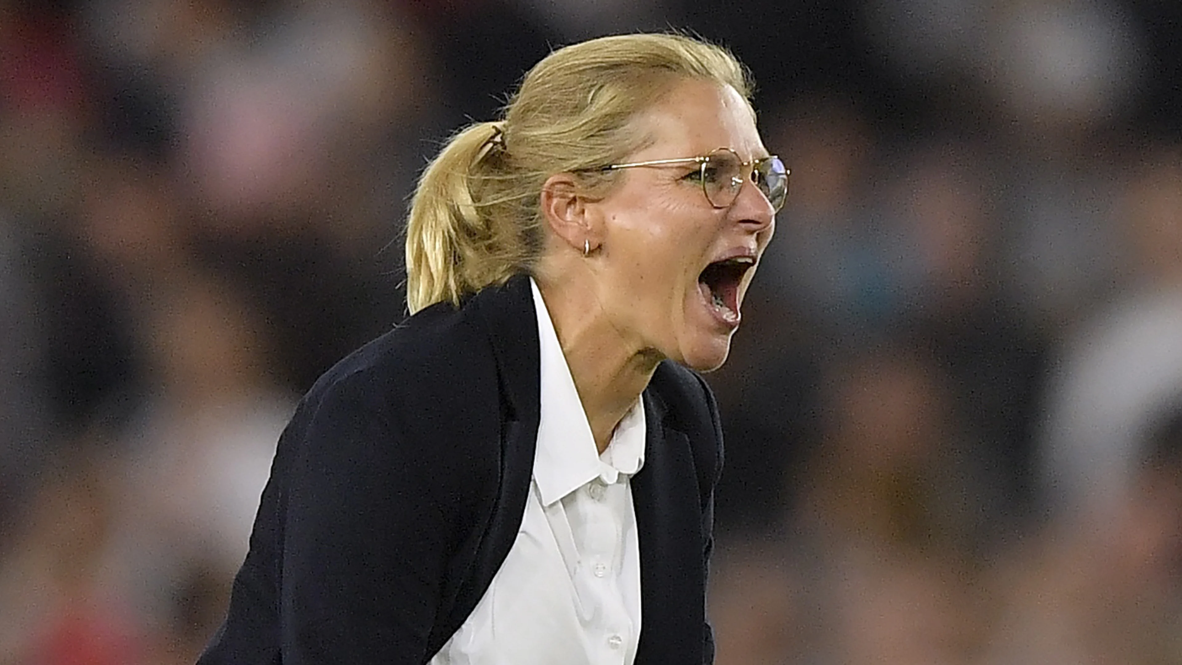 Sarina Wiegman met Engelse voetbalsters naar EK-finale