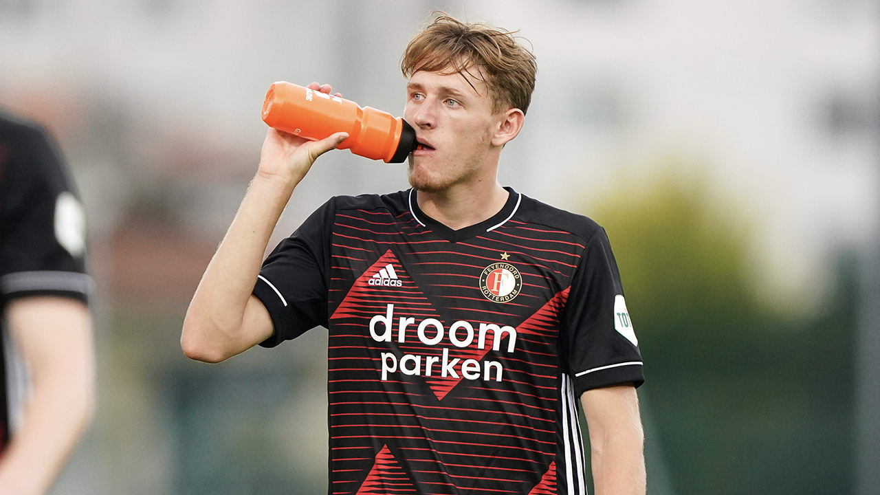 Sparta huurt middenvelder Burger van Feyenoord