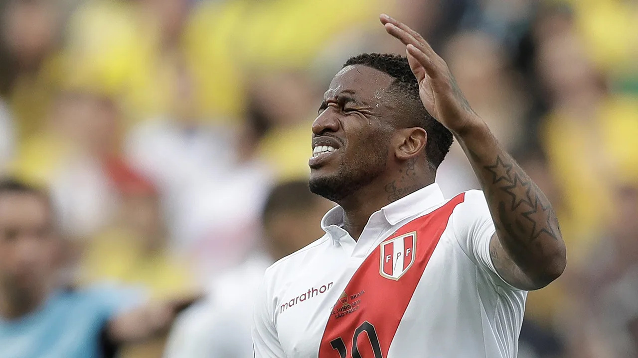 Oud-PSV'er Farfán vervolgt loopbaan bij oude liefde in Peru