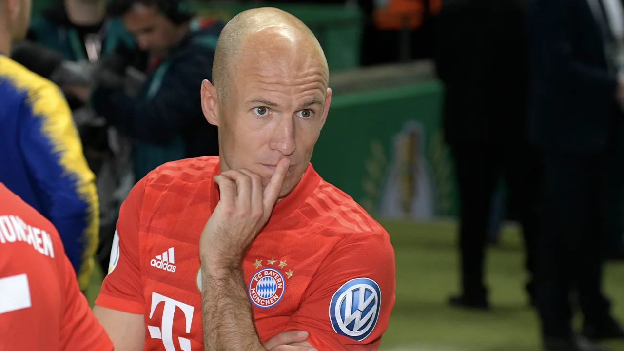 Bayern informeerde bij Robben over rentree: 'Ik heb het overwogen'