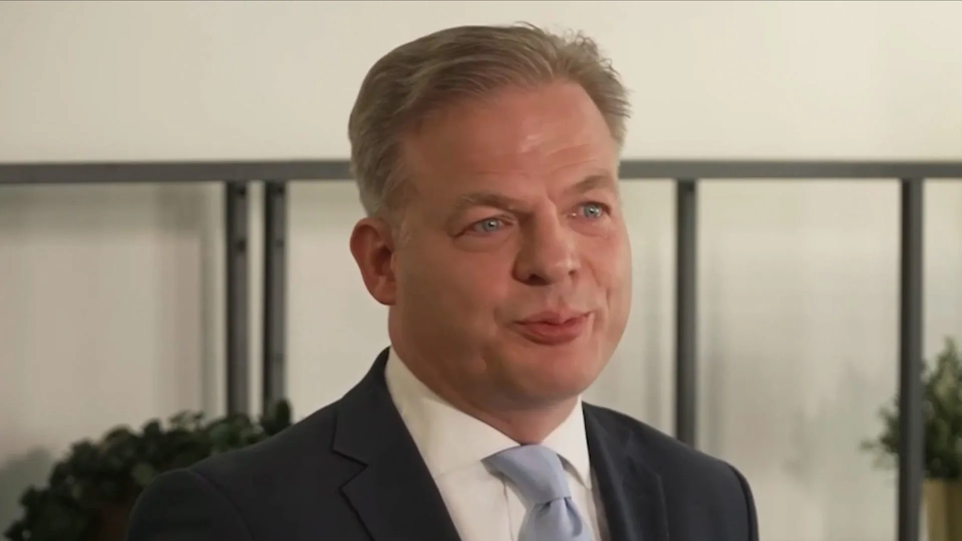 Omtzigt emotioneel bij afscheid: 'Dat is precies wat ik haat in Den Haag!'