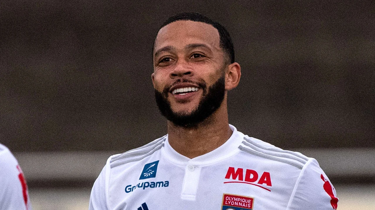 Herstelde Depay aan aftrap van finale Coupe de la Ligue