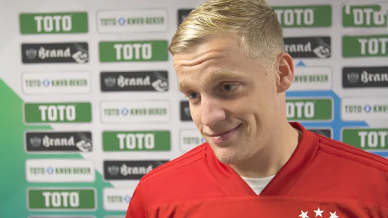Van de Beek: 'Ik ben hartstikke gelukkig bij Ajax!'