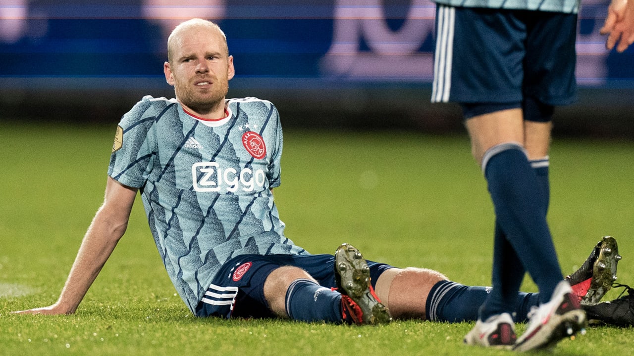 Ajax morst kostbare punten in Tilburg