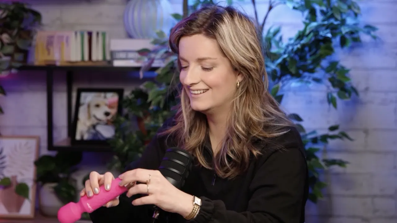 Merel Ek tijdens gesprek over seksleven: 'Mama, echt even de podcast afzetten nu!'