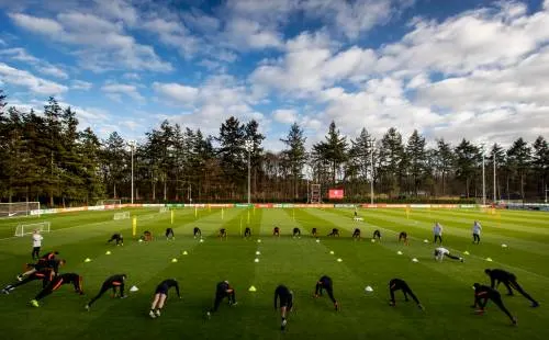 Oranje staat stil bij schietpartij