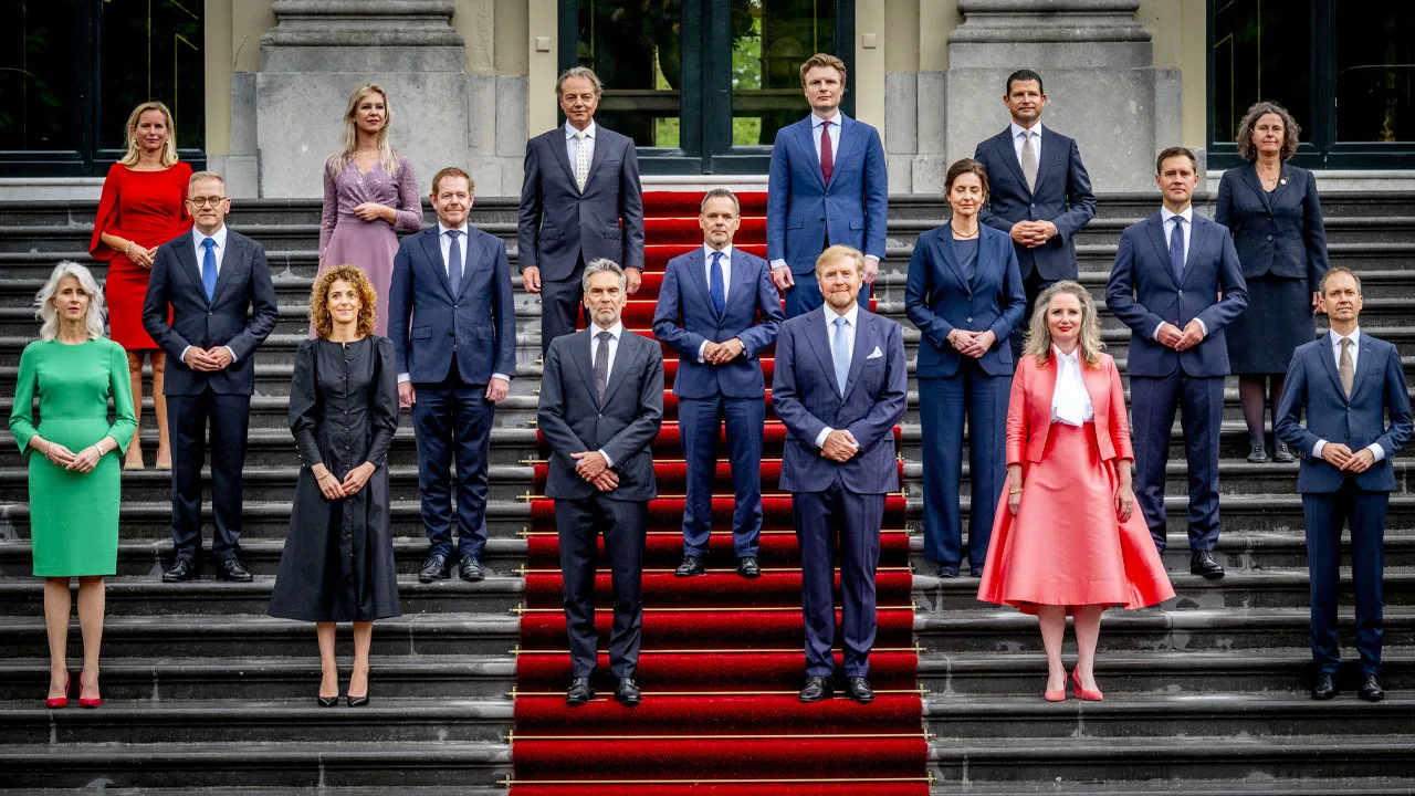 Helft Nederlanders heeft minder vertrouwen in politiek na val kabinet