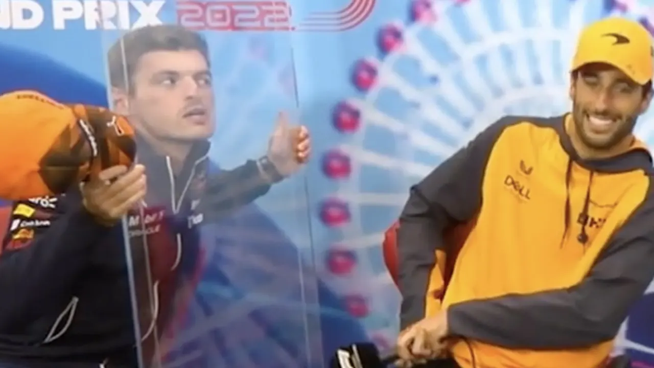 Video: Verstappen en Ricciardo hebben grootste lol tijdens persmoment in Japan