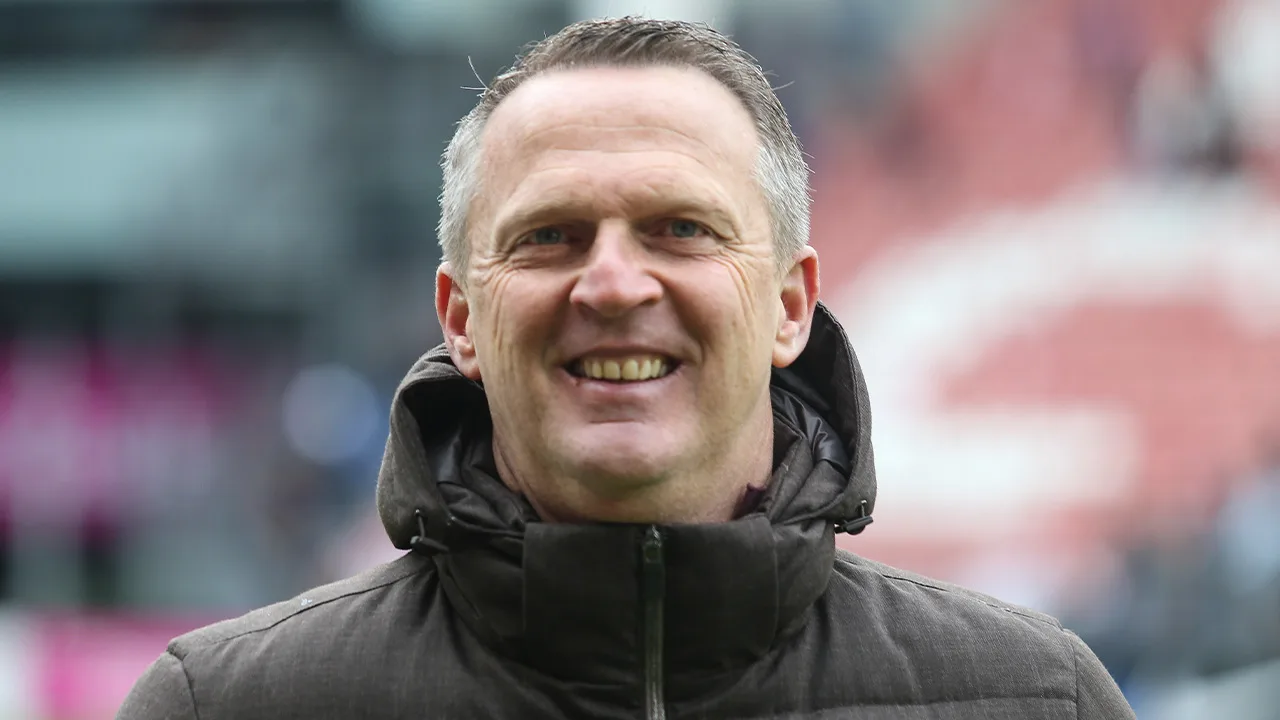 OFFICIEEL: Van den Brom tekent voor drie jaar bij KRC Genk