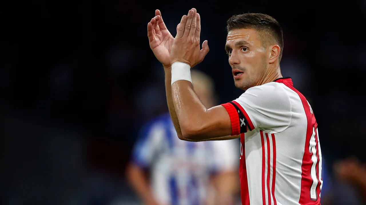 KNVB checkt op verzoek van Ajax doelpunt Huntelaar