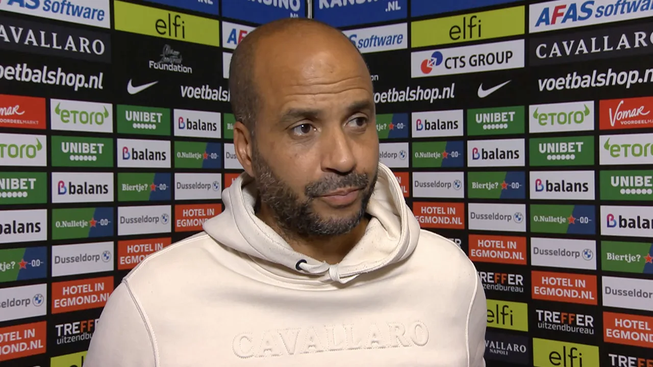 Pascal Jansen verklaart wissel Bazoer: 'Dat is nieuw voor hem'