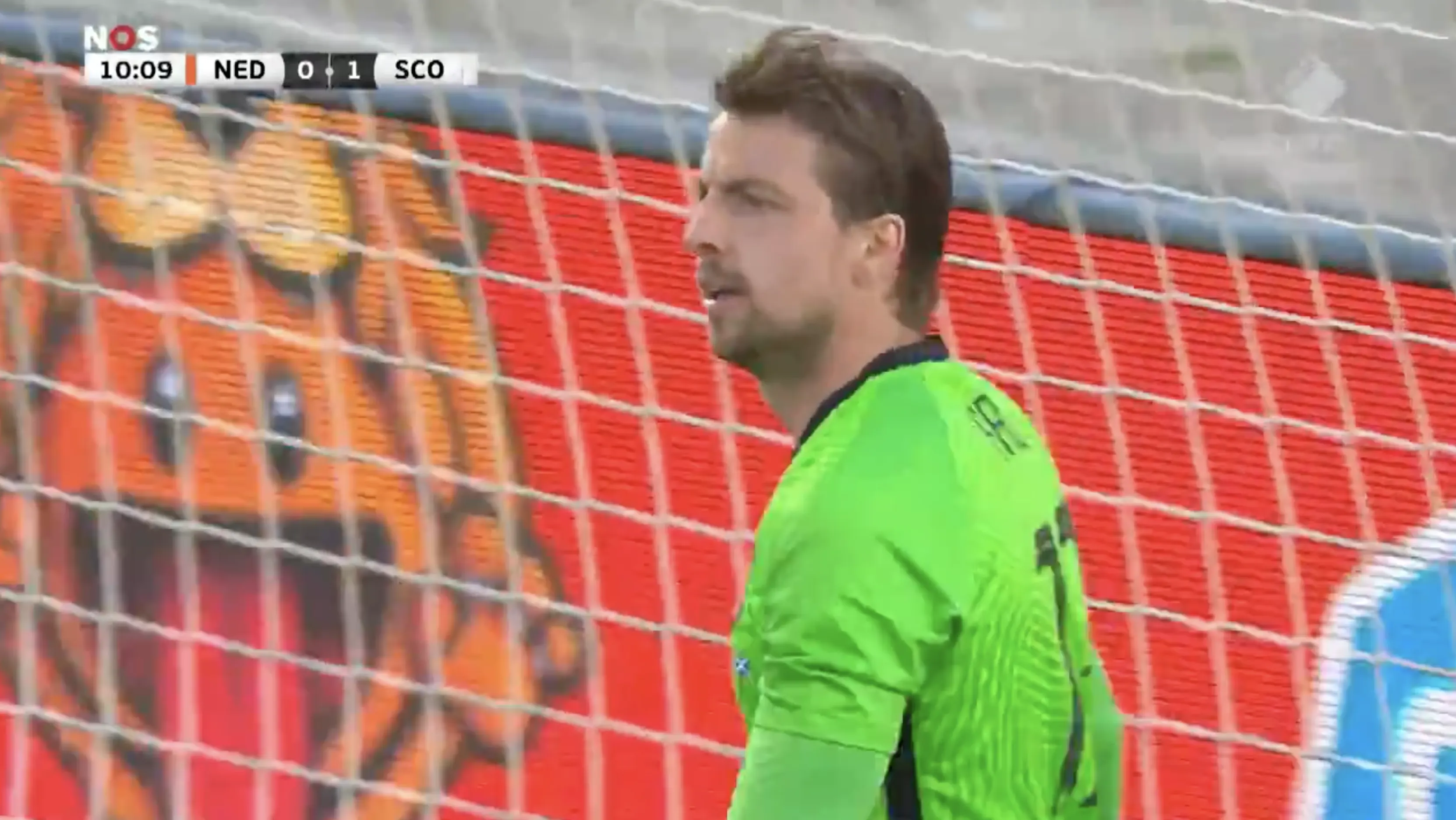 VIDEOGOAL: Oranje binnen 10 minuten op achterstand na knullig balverlies 