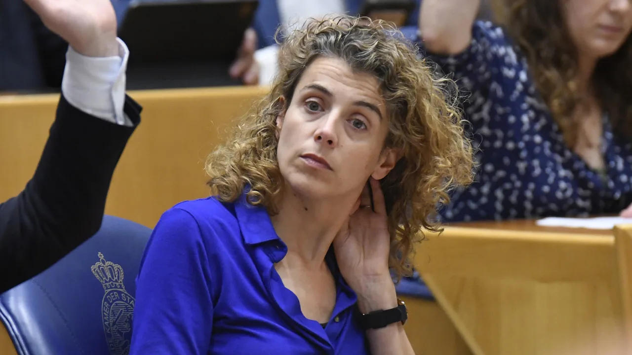 VVD-fractie steunt toch asielwet na gesprek met Mark Rutte