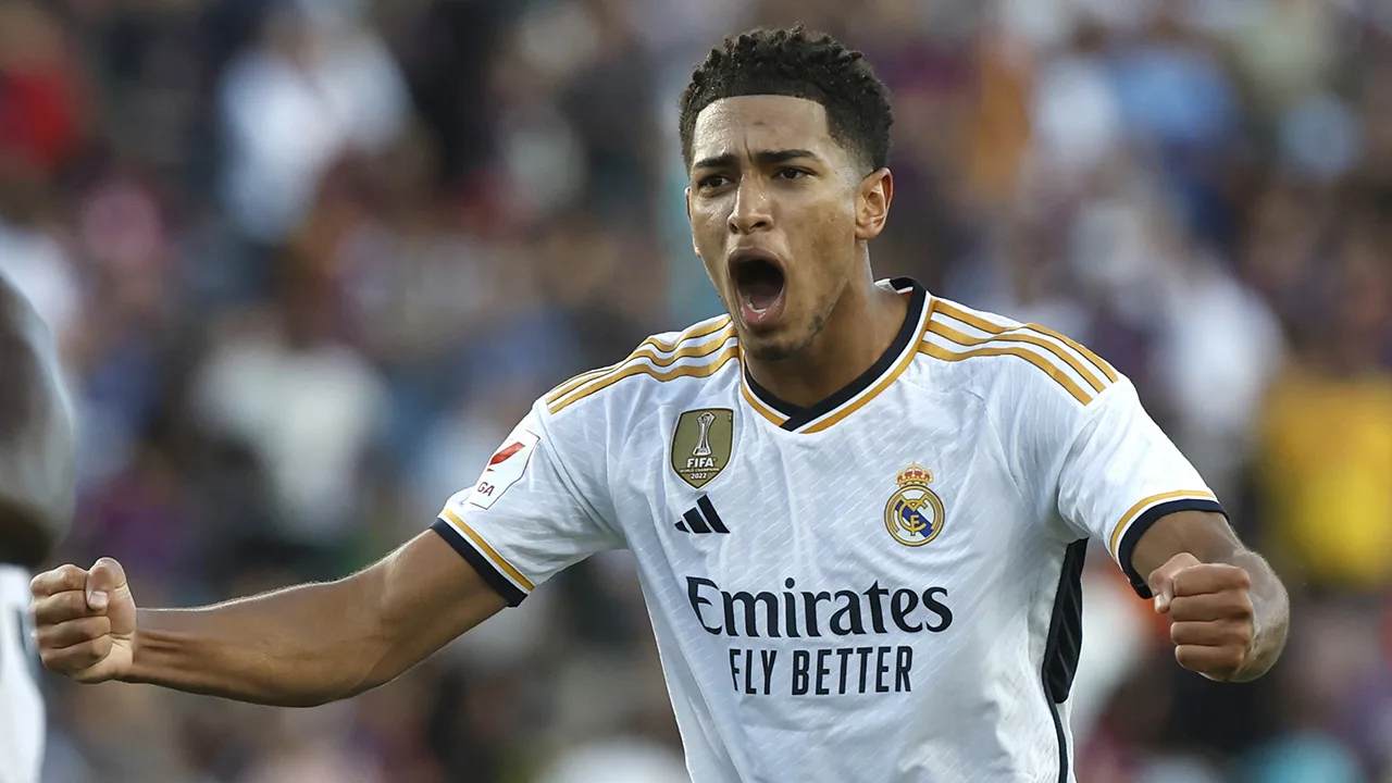 Bellingham schiet Real Madrid naar uitzege op FC Barcelona