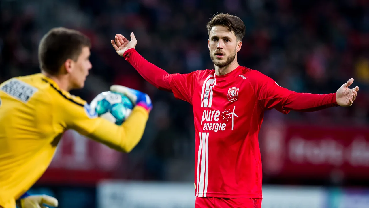 Tijdrekken keepers wordt aangepakt: bal langer dan acht seconden vasthouden is corner tegenpartij