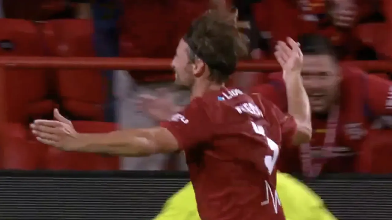 Videogoal: Bart Vriends maakt eerste doelpunt in Australië voor Adelaide United