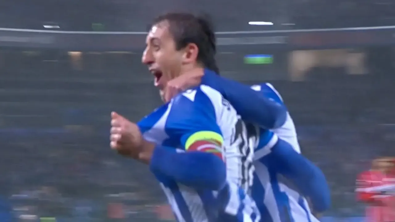VIDEOGOAL: Real Sociedad - PSV 2-0 (Oyarzabal)