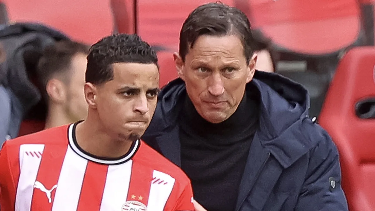 'Grap over Ihattaren en Roger Schmidt viel goed op kampioensfeest Ajax'