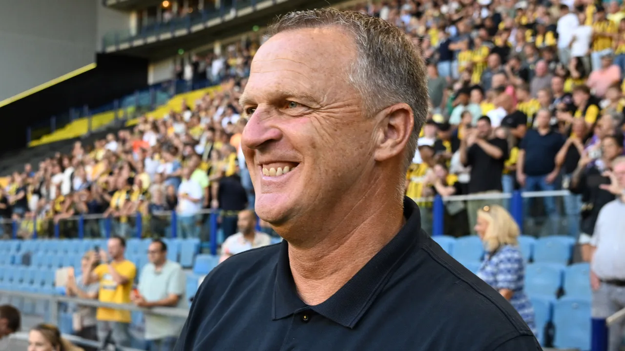 'Mogelijk nieuwe trainersklus voor John van den Brom in Nederland na vertrek bij Vitesse'