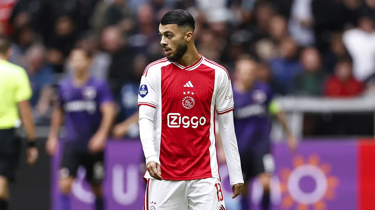 John van 't Schip geeft basisplek aan Mikautadze tegen Almere City