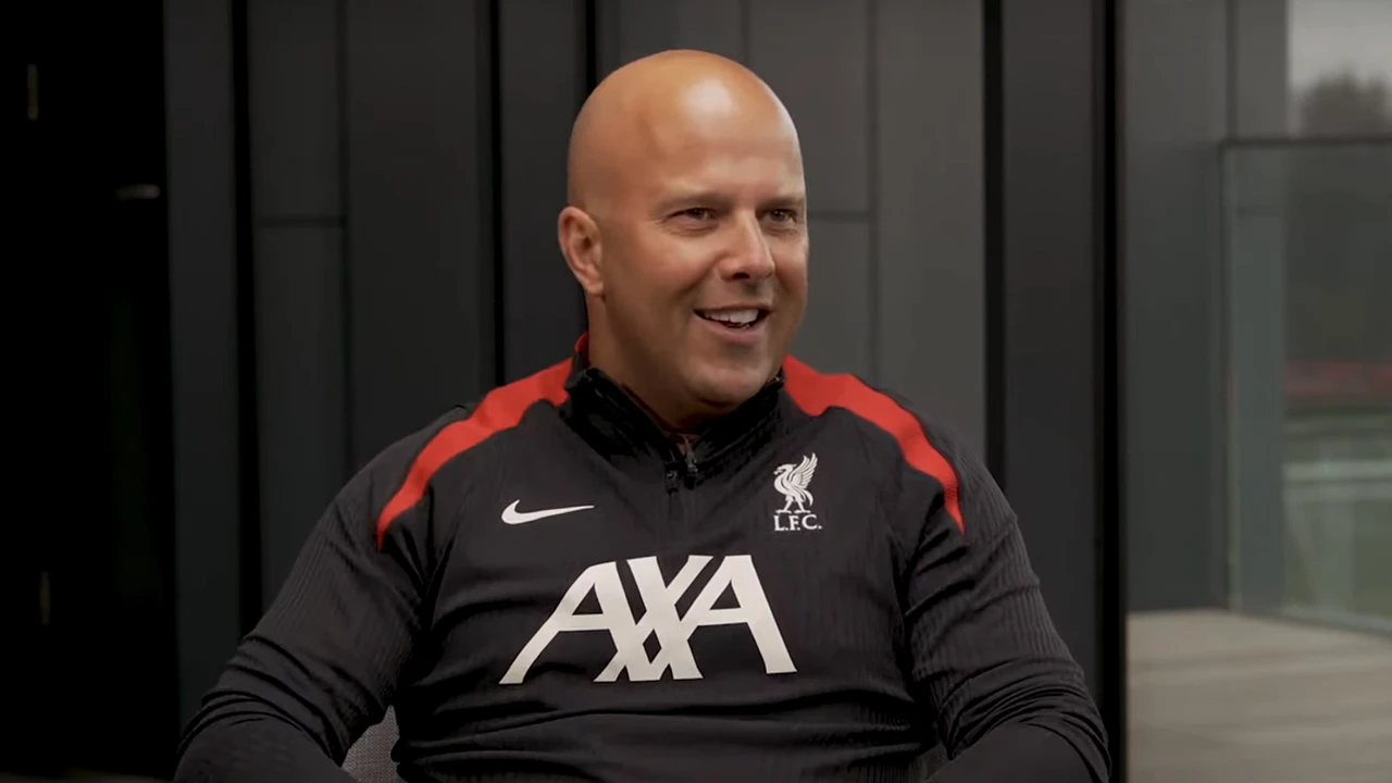 Video: Arne Slot geeft eerste interview als trainer van Liverpool