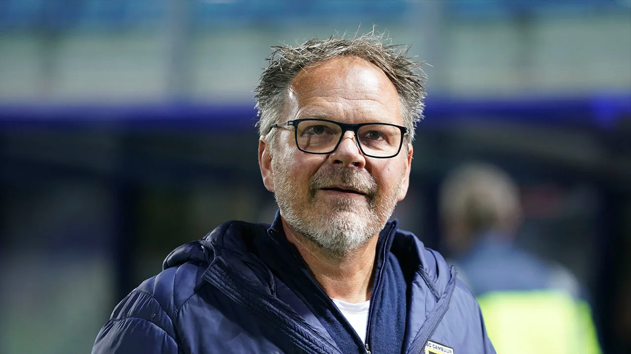 Cambuur ontslaat trainer; Henk de Jong genoemd als opvolger