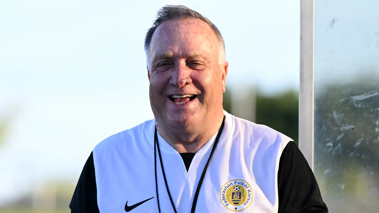 Dick Advocaat eindigt met Curaçao foutloos in WK-kwalificatiepoule