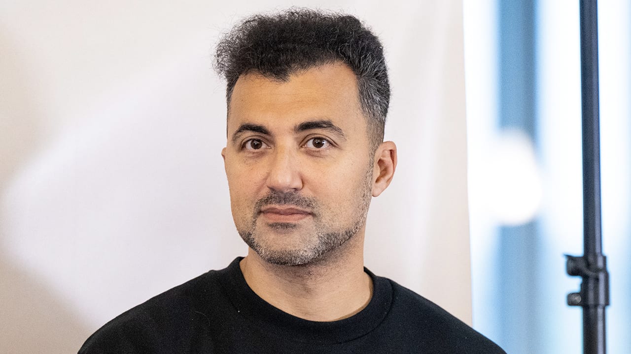 Omroep MAX stopt voorlopig met Sterren op het Doek met Özcan Akyol