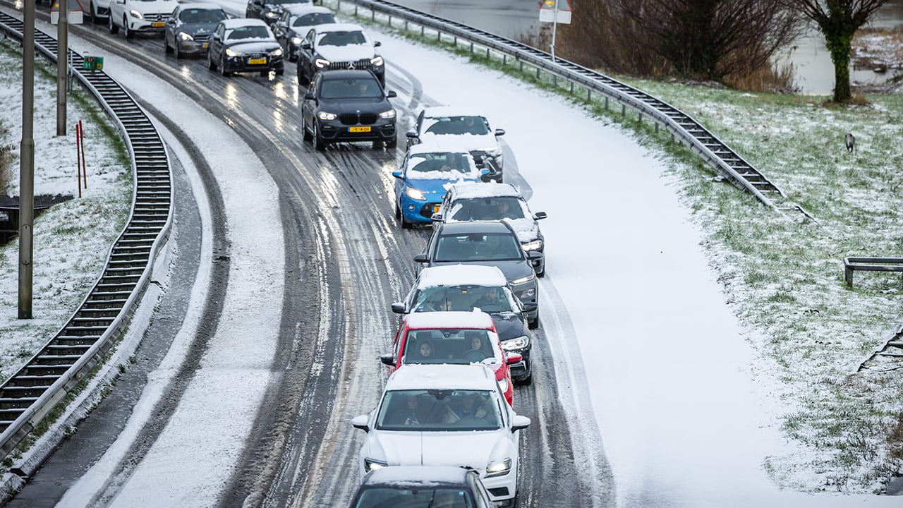 Rijkswaterstaat komt met waarschuwing wegens aanhoudend winterweer