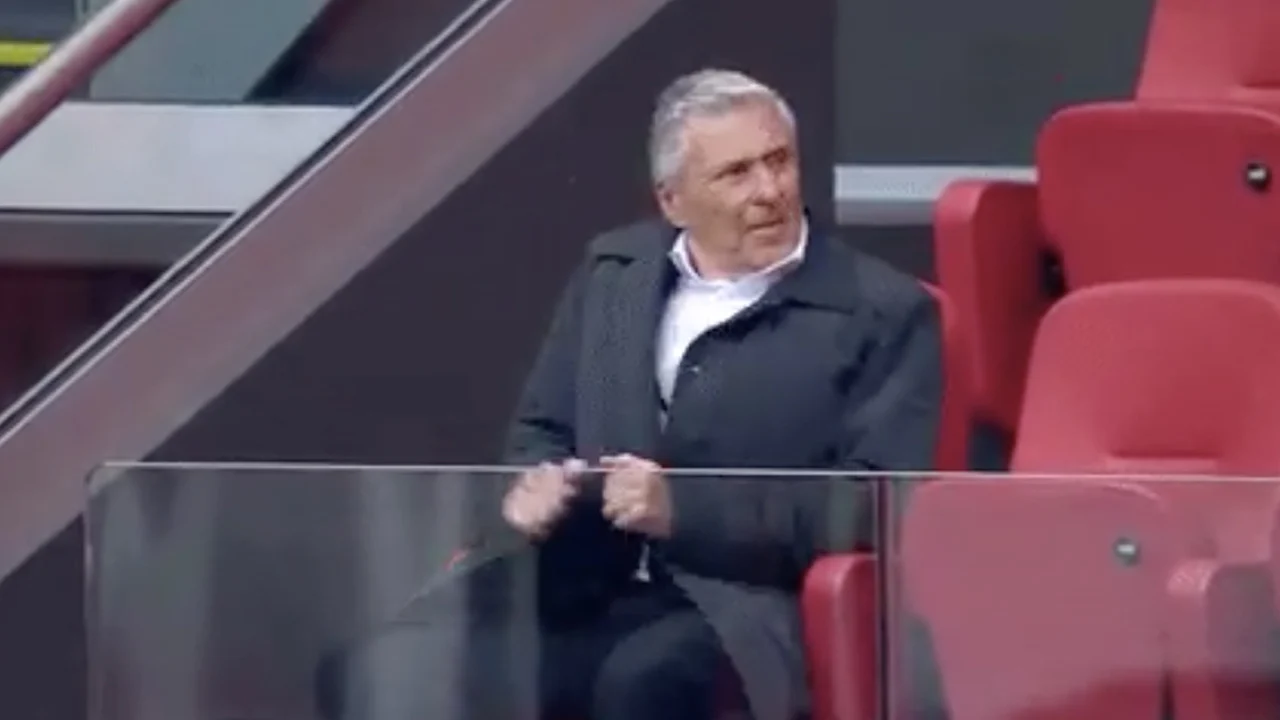 Sjaak Swart toch aanwezig bij kampioenswedstrijd Ajax