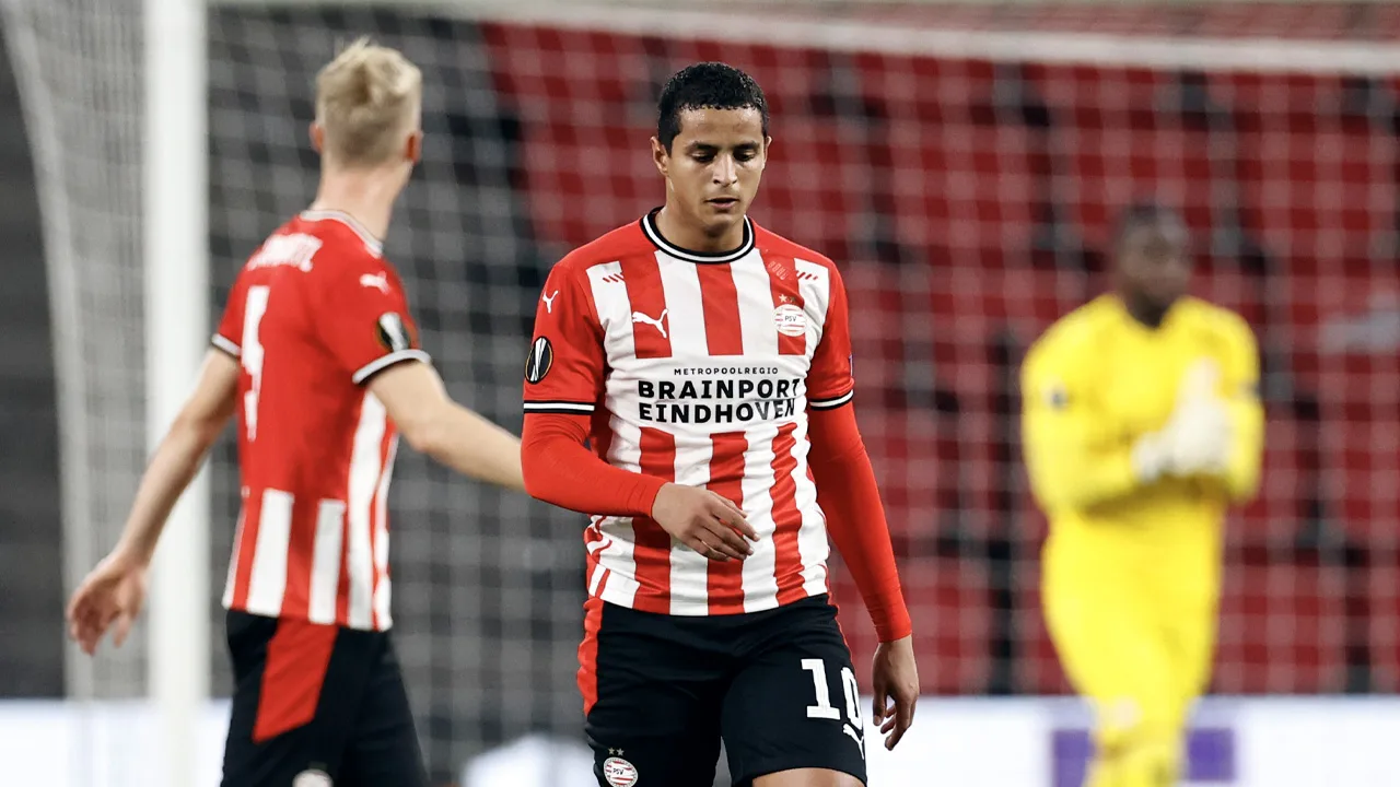 PSV in eigen huis onderuit tegen Granada