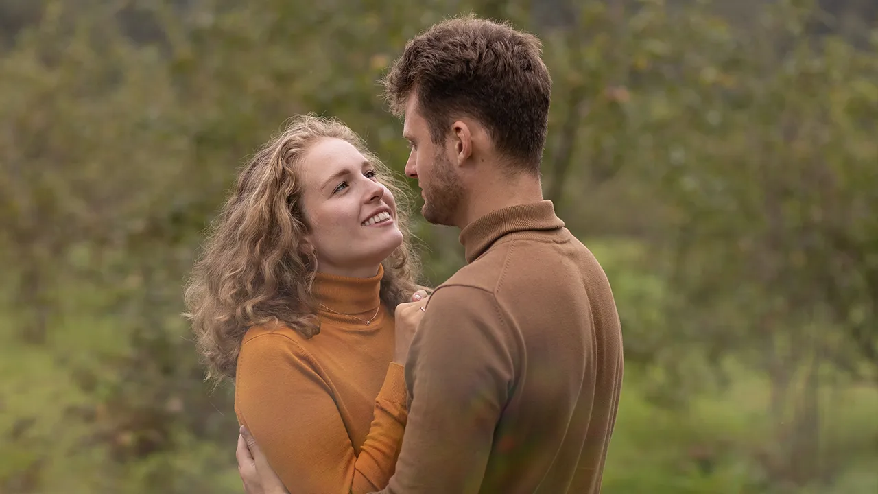 Korte mannen zijn afgunstig en jaloers op seksuele succes van lange mannen