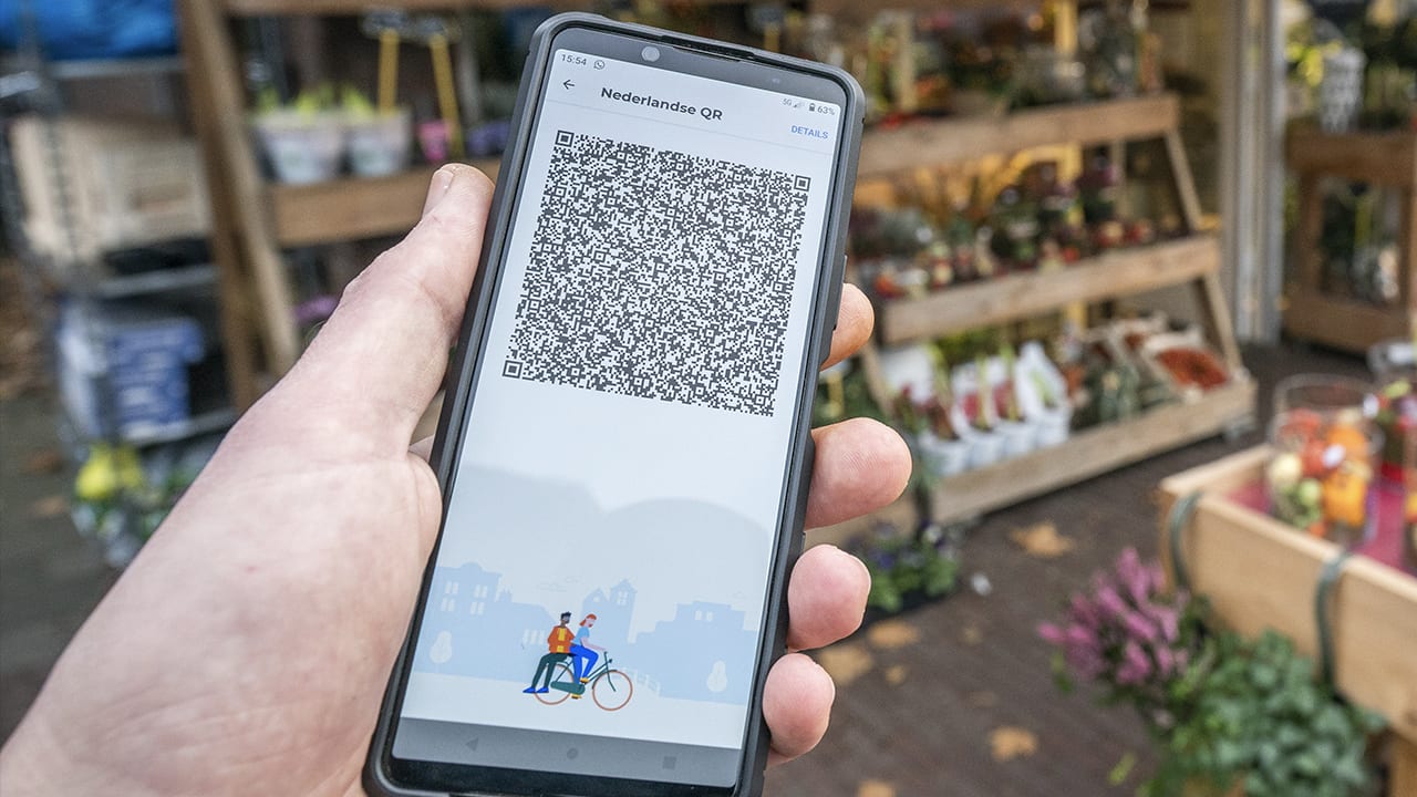 Kabinet nog niet klaar met coronapas: 'Sommige sectoren hebben het keihard nodig!'