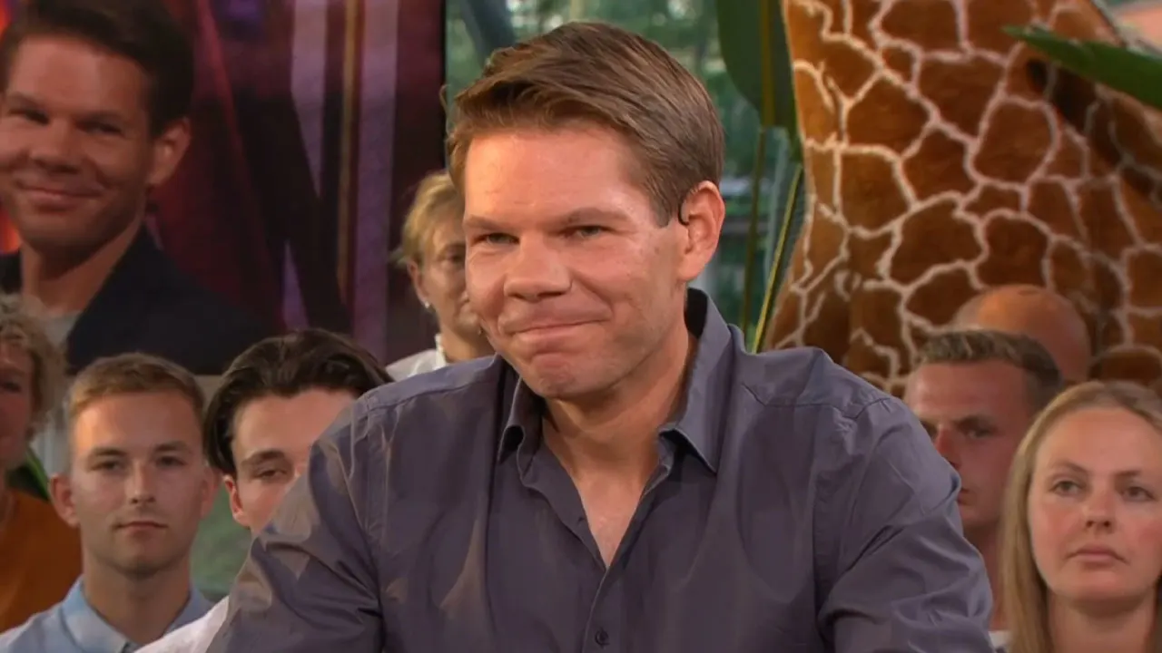 Victor Vlam ziet zichzelf terug bij Shownieuws: 'Als je dan toch ten onder gaat...'