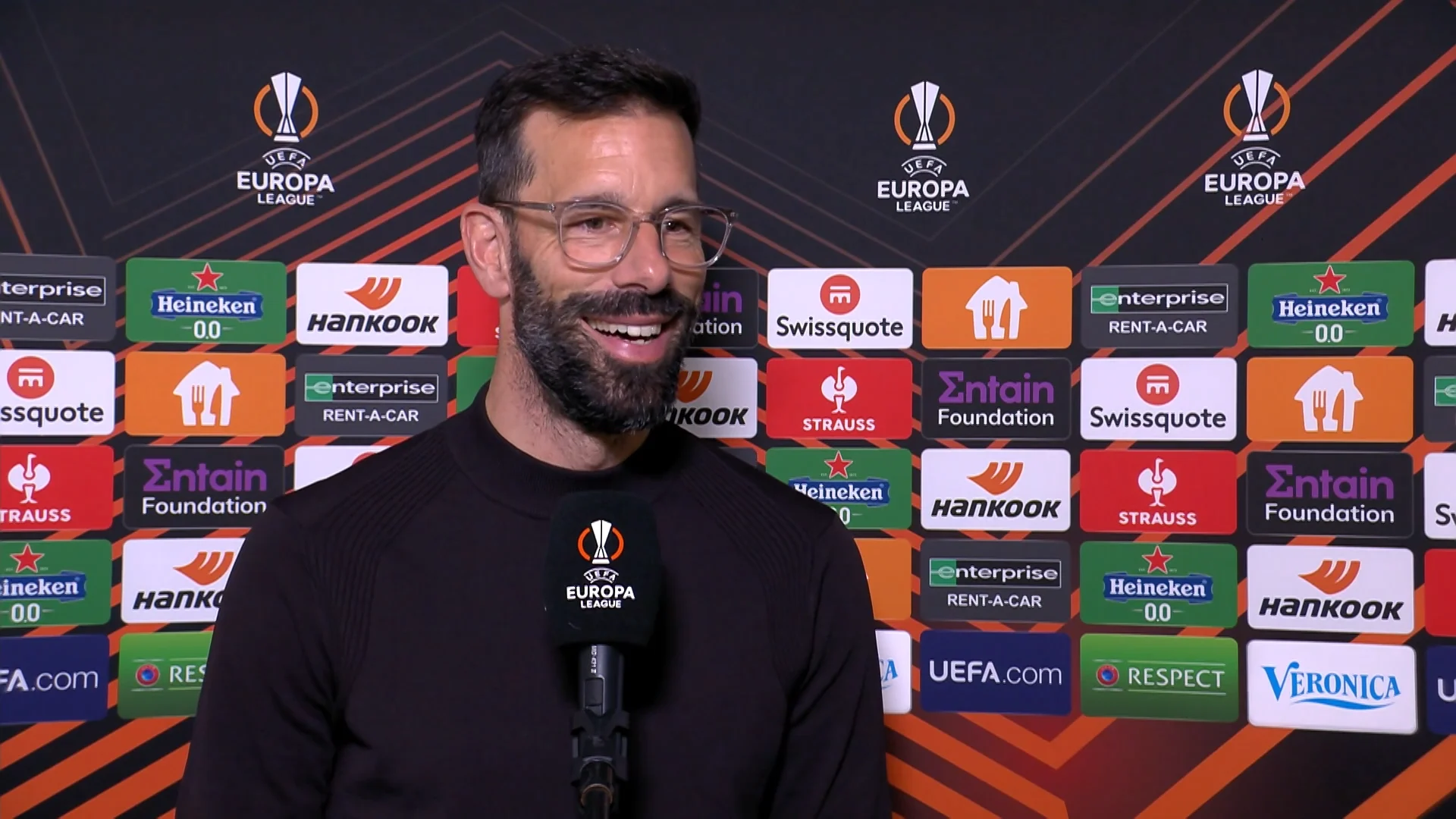 Van Nistelrooij: 'Ik denk dat iedereen vandaag een dikke pluim verdient'