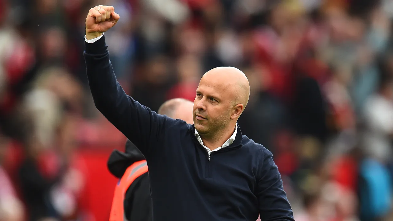 Arne Slot opnieuw genomineerd voor beste trainer van de maand in de Premier League