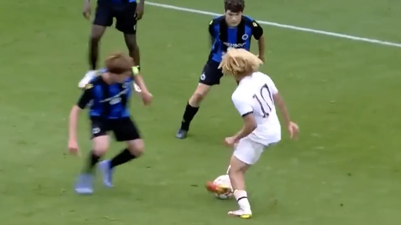 IN BEELD: toptalent Xavi Simons (18) maakt indruk in Youth League